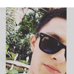 Meet your Posher, Gio